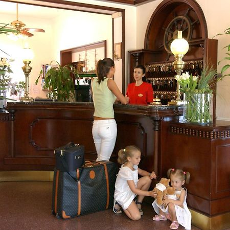Hotel Milano Helvetia - In Centro Con Piscina ริชโชเน ภายนอก รูปภาพ