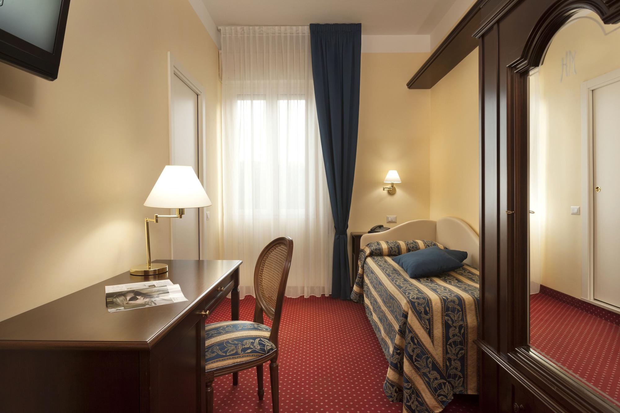 Hotel Milano Helvetia - In Centro Con Piscina ริชโชเน ภายนอก รูปภาพ