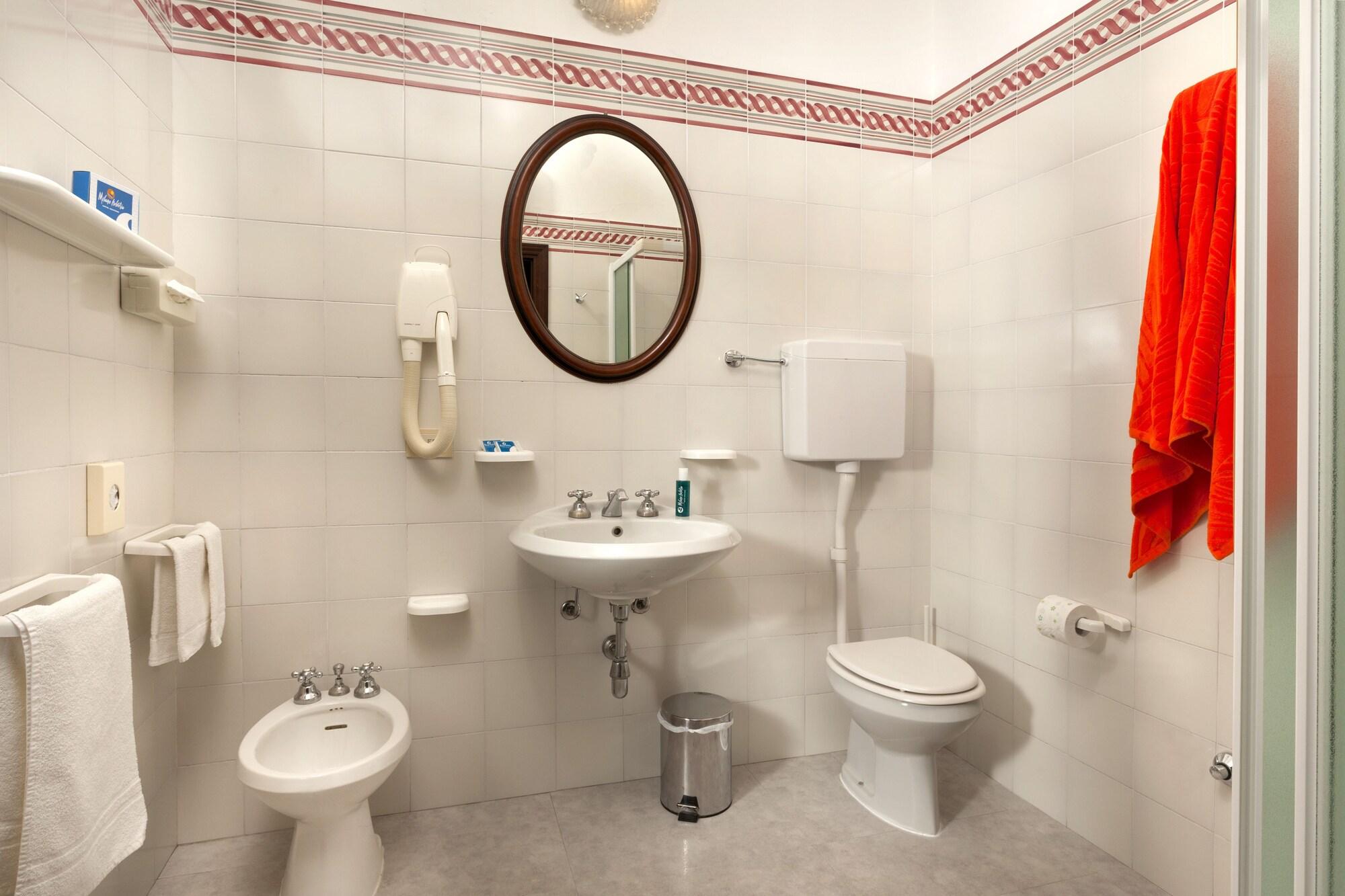 Hotel Milano Helvetia - In Centro Con Piscina ริชโชเน ภายนอก รูปภาพ