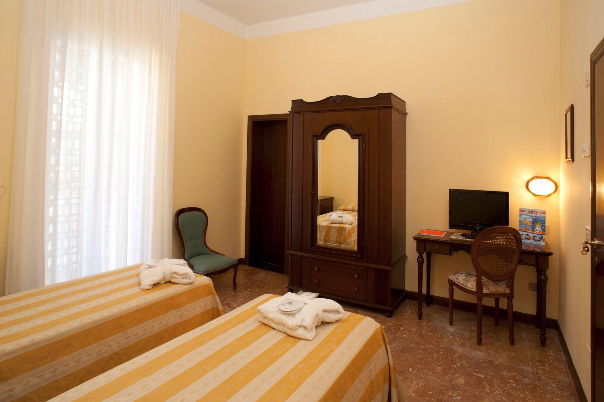 Hotel Milano Helvetia - In Centro Con Piscina ริชโชเน ภายนอก รูปภาพ