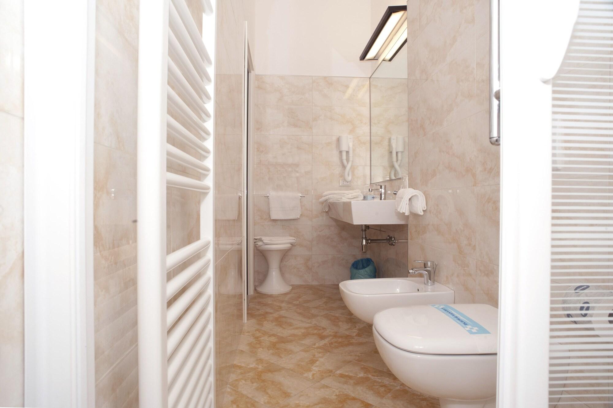 Hotel Milano Helvetia - In Centro Con Piscina ริชโชเน ภายนอก รูปภาพ