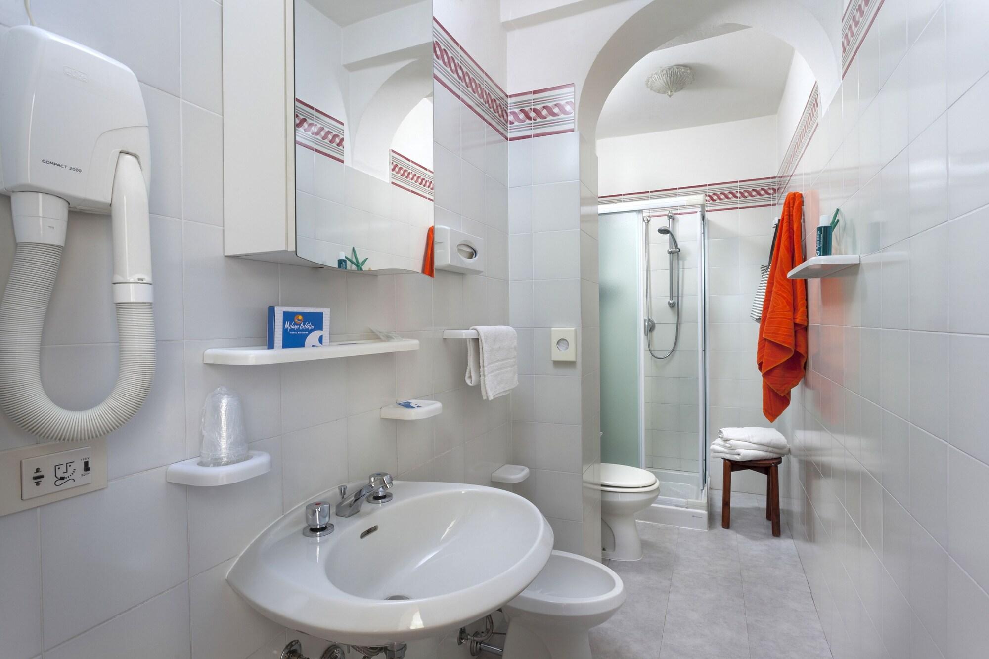 Hotel Milano Helvetia - In Centro Con Piscina ริชโชเน ภายนอก รูปภาพ