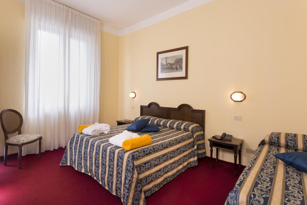 Hotel Milano Helvetia - In Centro Con Piscina ริชโชเน ภายนอก รูปภาพ