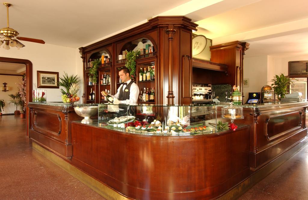 Hotel Milano Helvetia - In Centro Con Piscina ริชโชเน ภายนอก รูปภาพ